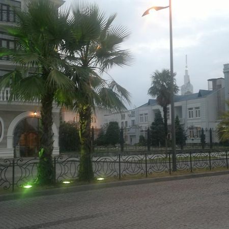 Nini'S Apartments Batumi Exterior foto