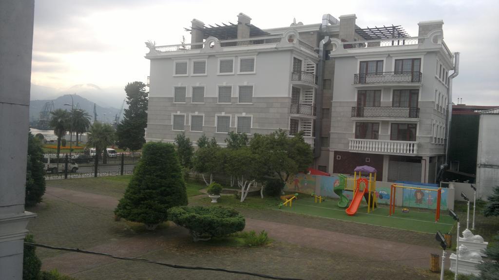 Nini'S Apartments Batumi Exterior foto